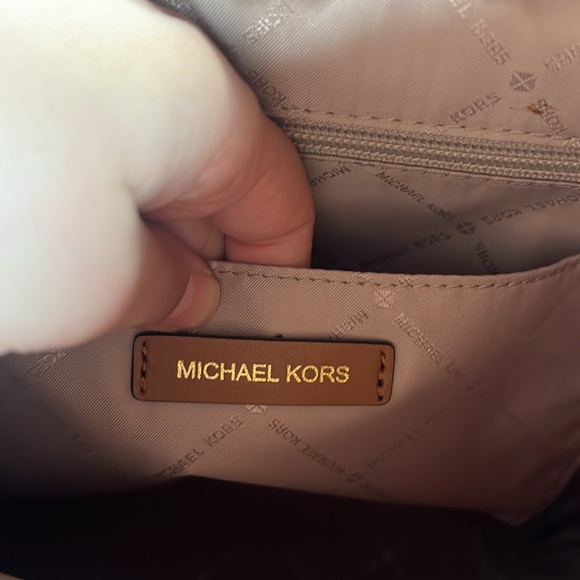 NWT Women’s Michael Kors backpack - Picture 5 of 7
